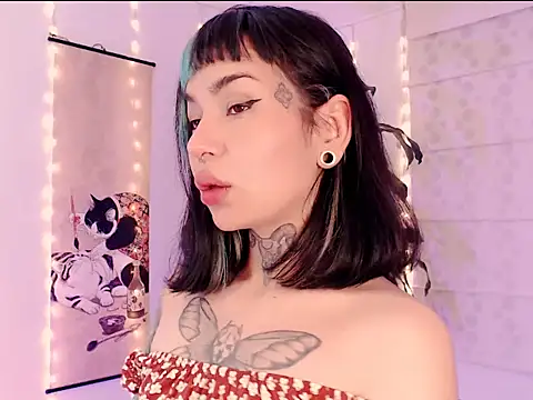 Snapshot of justmartina_ chatting on 02/25/26, 12:53 justmartina online show from 02/25/26, 12:53