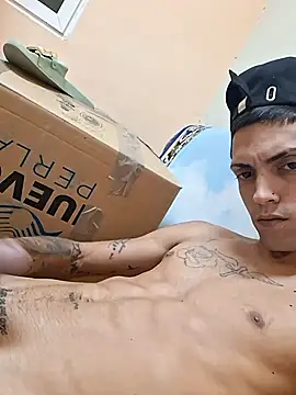 KingWhitexxx online show from 11/28/25, 02:14