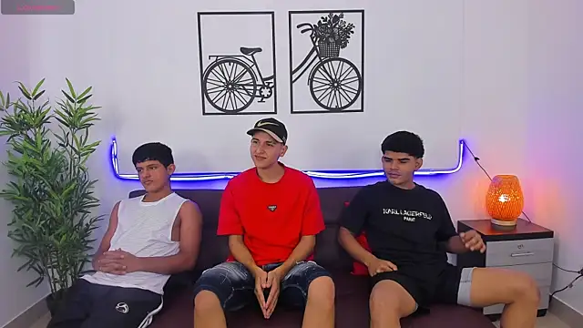 Snapshot of Crazy_porkys chatting on 11/27/25, 07:49 Crazy porkys online show from 11/27/25, 07:49