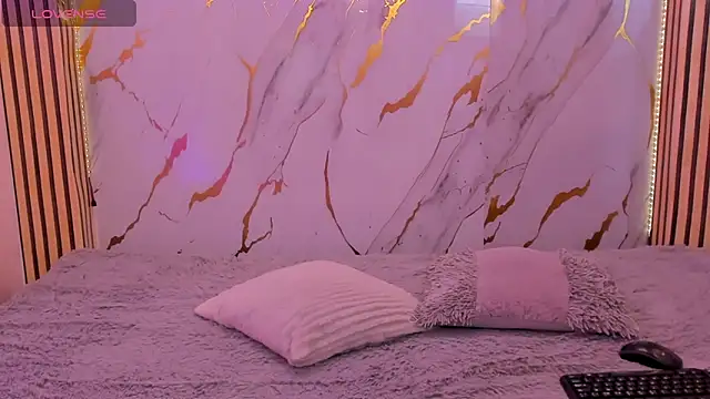 Dakota ferreti  online show from 04/23/26, 03:25