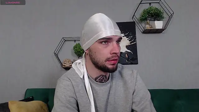 KaneHunter online show from 04/10/26, 05:06