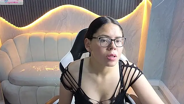 Polly Tx online show from 11/30/25, 02:32