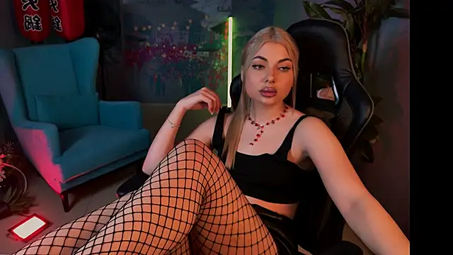 HyileyClark online show from 11/27/25, 01:35