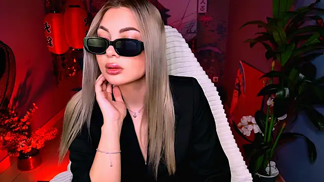 HyileyClark online show from 03/24/26, 09:47