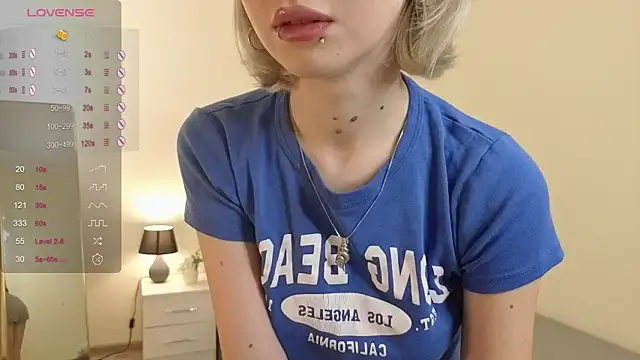 Snapshot of ember_graws chatting on 12/05/25, 08:12 ember graws online show from 12/05/25, 08:12