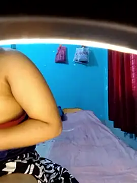 Snapshot of priya2098 chatting on 02/25/26, 05:17 priya2098 online show from 02/25/26, 05:17