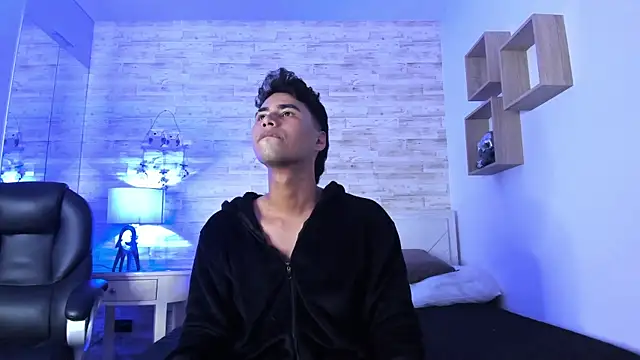 Simon Pernia online show from 11/30/25, 06:34