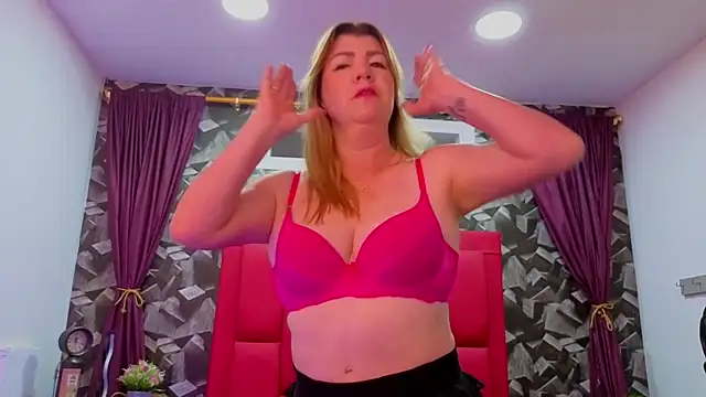 Snapshot of marla_daze chatting on 02/11/26, 11:48 marla daze online show from 02/11/26, 11:48