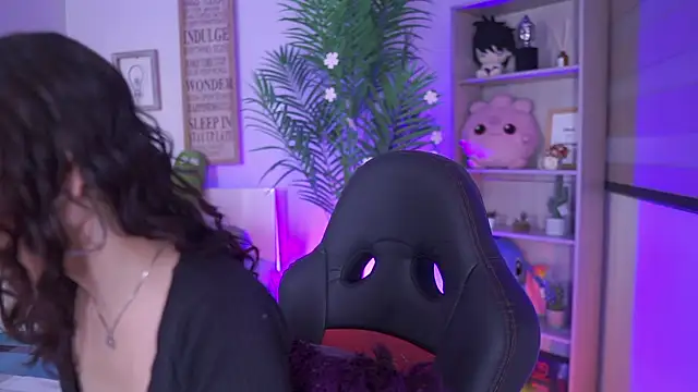 dakotaa 01 online show from 12/22/25, 03:42