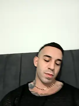 Snapshot of hazarcannn chatting on 12/17/25, 06:58 hazarcannn online show from 12/17/25, 06:58