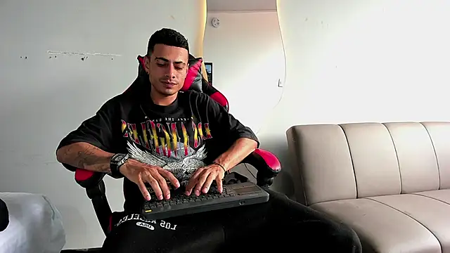 MatthewCullen online show from 12/05/25, 07:32