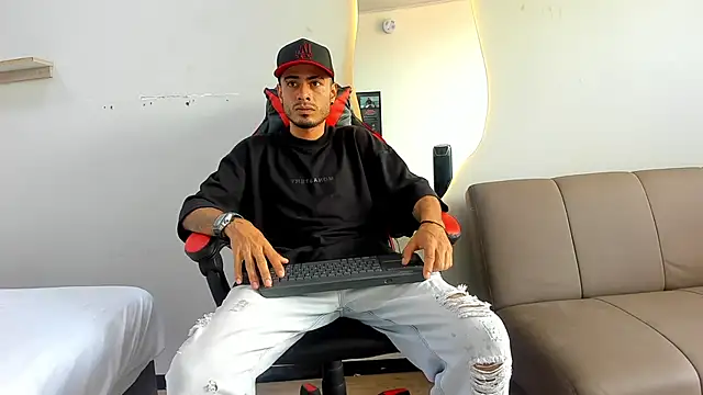 MatthewCullen online show from 12/21/25, 07:21