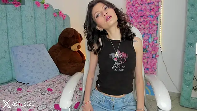 Ash 20  online show from 04/25/26, 04:04