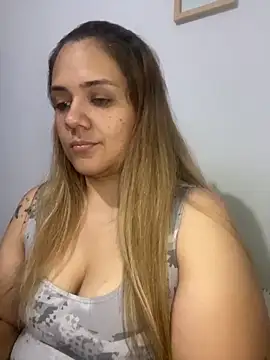 LoreinnFox online show from 04/21/26, 03:57