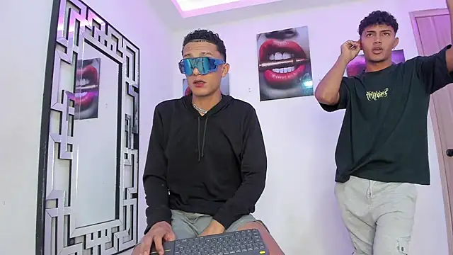 COUPLES BOYS online show from 11/29/25, 07:22