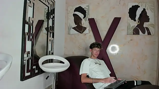 COUPLES BOYS online show from 05/14/26, 07:31