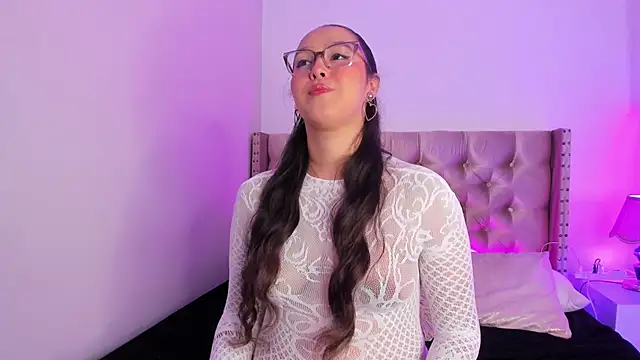  AmyAdams  online show from 01/15/26, 05:12