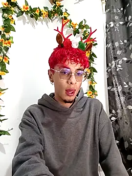 Snapshot of 2_milo_verus_4 chatting on 11/29/25, 04:43 2 milo verus 4 online show from 11/29/25, 04:43