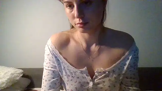 Snapshot of Devil_Maiden chatting on 04/01/26, 07:44 Devil Maiden online show from 04/01/26, 07:44