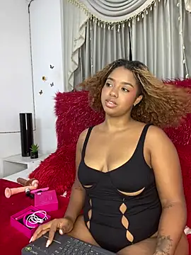 Snapshot of Valery_Roussee01 chatting on 12/17/25, 08:48 Valery Roussee01 online show from 12/17/25, 08:48