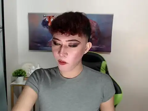 asiantwink0000 online show from 04/23/26, 02:41