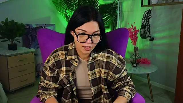 LulaMazzeo online show from 12/01/25, 08:52