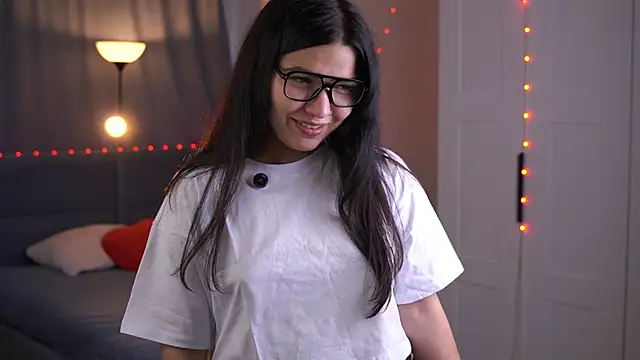 LulaMazzeo online show from 12/04/25, 07:39