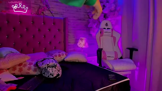 MoliBunny online show from 04/24/26, 08:28