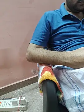 Snapshot of smgrtamil chatting on 12/17/25, 04:02 smgrtamil online show from 12/17/25, 04:02