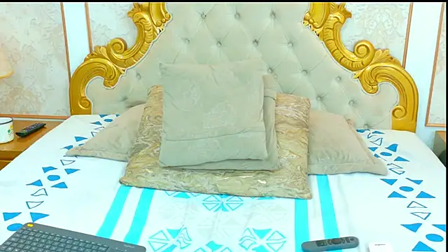 ScarletBenson online show from 12/04/25, 01:20