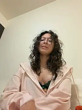 Snapshot of Alicatcua_ chatting on 02/06/26, 03:11 Alicatcua online show from 02/06/26, 03:11