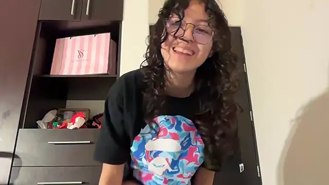 Snapshot of Alicatcua_ chatting on 02/28/26, 02:56 Alicatcua online show from 02/28/26, 02:56