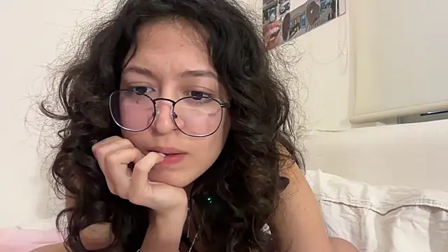 Snapshot of Alicatcua_ chatting on 03/02/26, 03:09 Alicatcua online show from 03/02/26, 03:09