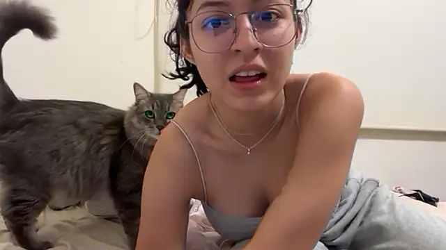 Snapshot of Alicatcua_ chatting on 05/08/26, 03:56 Alicatcua online show from 05/08/26, 03:56