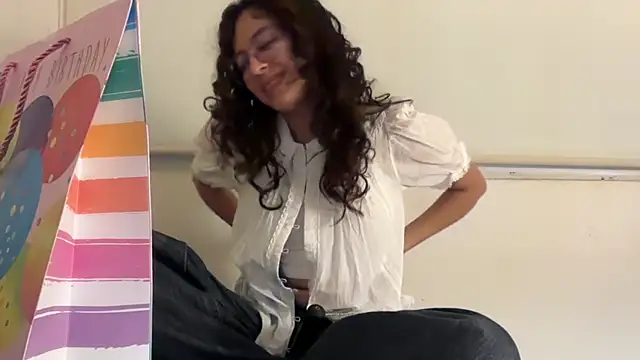 Snapshot of Alicatcua_ chatting on 05/14/26, 03:35 Alicatcua online show from 05/14/26, 03:35