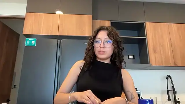 Snapshot of Alicatcua_ chatting on 06/07/26, 12:04 Alicatcua online show from 06/07/26, 12:04