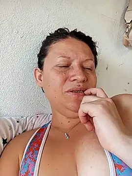 Snapshot of Kattiaa_bk1 chatting on 12/17/25, 06:58 Kattiaa bk1 online show from 12/17/25, 06:58