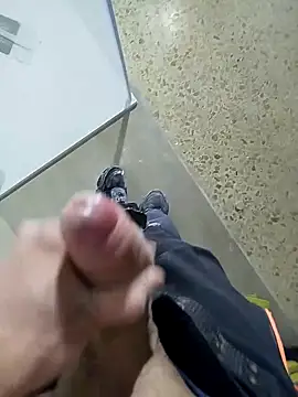 nofaceloverss online show from 12/22/25, 02:36