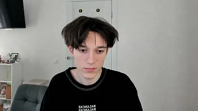 Snapshot of Mickleloveu chatting on 11/28/25, 10:29 Mickleloveu online show from 11/28/25, 10:29