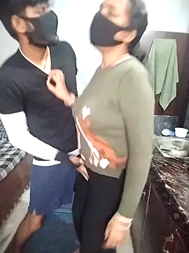 hotty ragini online show from 12/18/25, 04:40