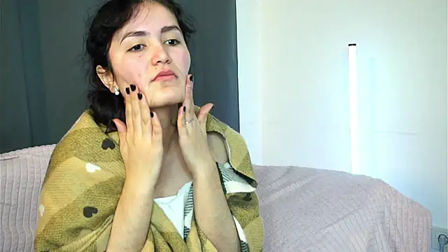 Snapshot of GilmaFaurot chatting on 12/03/25, 10:46 GilmaFaurot online show from 12/03/25, 10:46