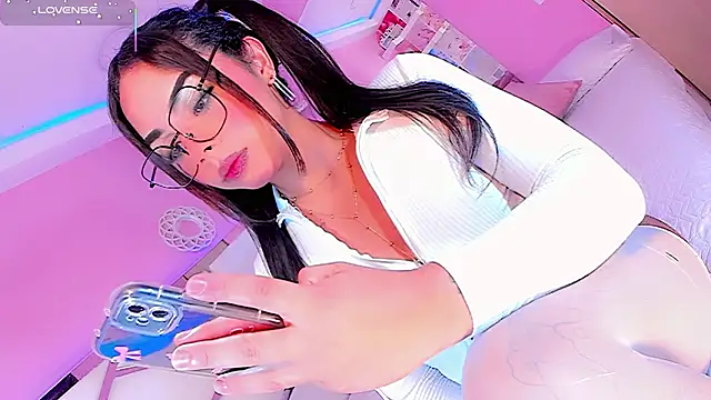 ShantyMiilan online show from 02/18/26, 05:03