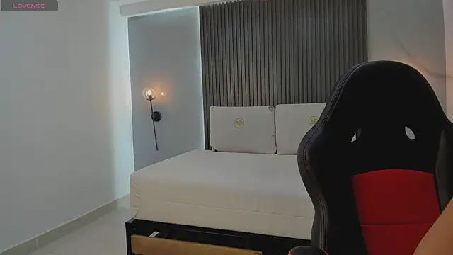 evony becker  online show from 12/16/25, 12:21