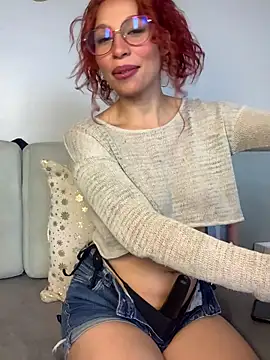 PrettyChloe  online show from 02/11/26, 06:57