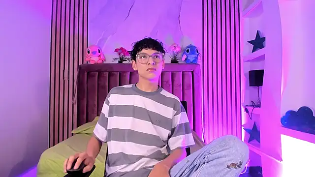 Snapshot of SthepanodiMonaco chatting on 12/05/25, 07:21 SthepanodiMonaco online show from 12/05/25, 07:21