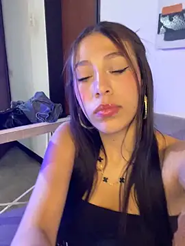 Snapshot of MiaScott_Pink chatting on 12/14/25, 08:02 MiaScott Pink online show from 12/14/25, 08:02