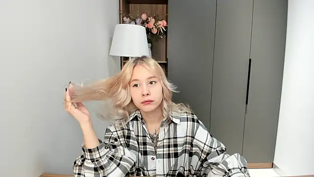 Snapshot of AunclreaVache chatting on 11/30/25, 10:41 AunclreaVache online show from 11/30/25, 10:41