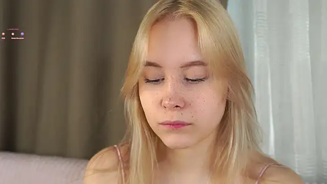 AunclreaVache online show from 04/15/26, 05:03