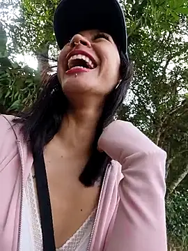 Snapshot of Ounla_Sweet chatting on 05/06/26, 12:21 Ounla Sweet online show from 05/06/26, 12:21