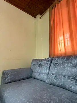 Snapshot of Diego_Navas1 chatting on 12/17/25, 01:28 Diego Navas1 online show from 12/17/25, 01:28